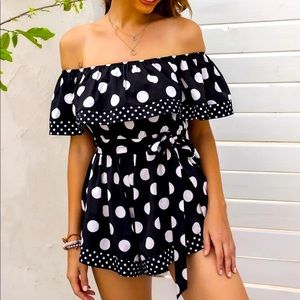 🌸3/$20 NEW Polka Dot Self-tie Strapless Romper